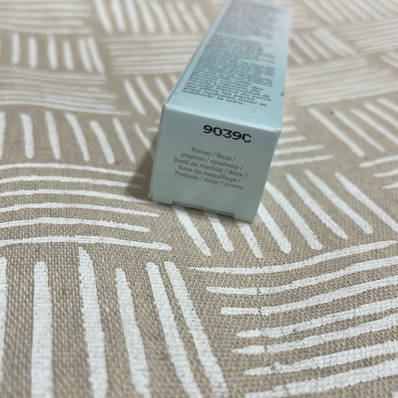 BECCA Skin Love Brighten and Blur Primer - Picture 6 of 13